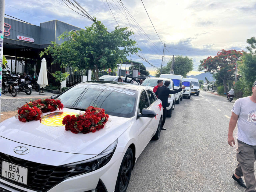 thuê xe hoa đám cưới Tháp Chàm, xe hoa cưới Tháp Chàm, cho thuê xe hoa Tháp Chàm, thuê xe hoa giá rẻ Tháp Chàm, dịch vụ cho thuê xe hoa Tháp Chàm, xe hoa đẹp Tháp Chàm, trang trí xe hoa Tháp Chàm