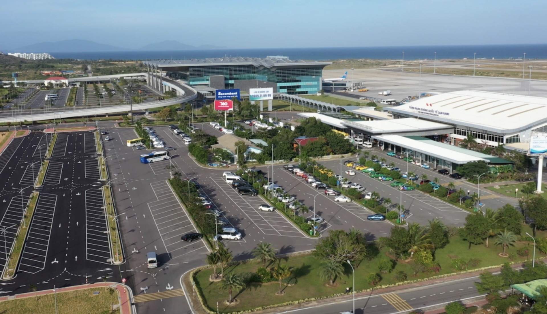 thuê xe sân bay Cam Ranh đi Vĩnh Hy