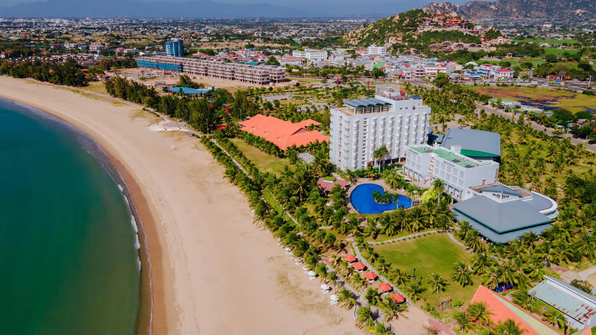Thuê Xe Ninh Chữ du lịch Biển Ninh Chữ