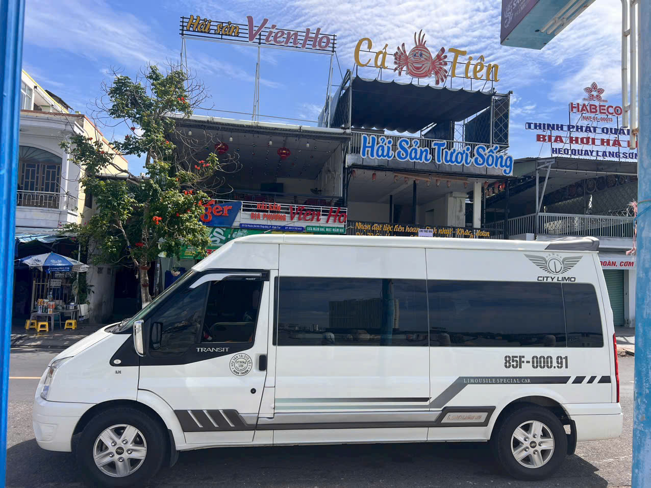 thuê xe vĩnh hy đi sân bay cam ranh