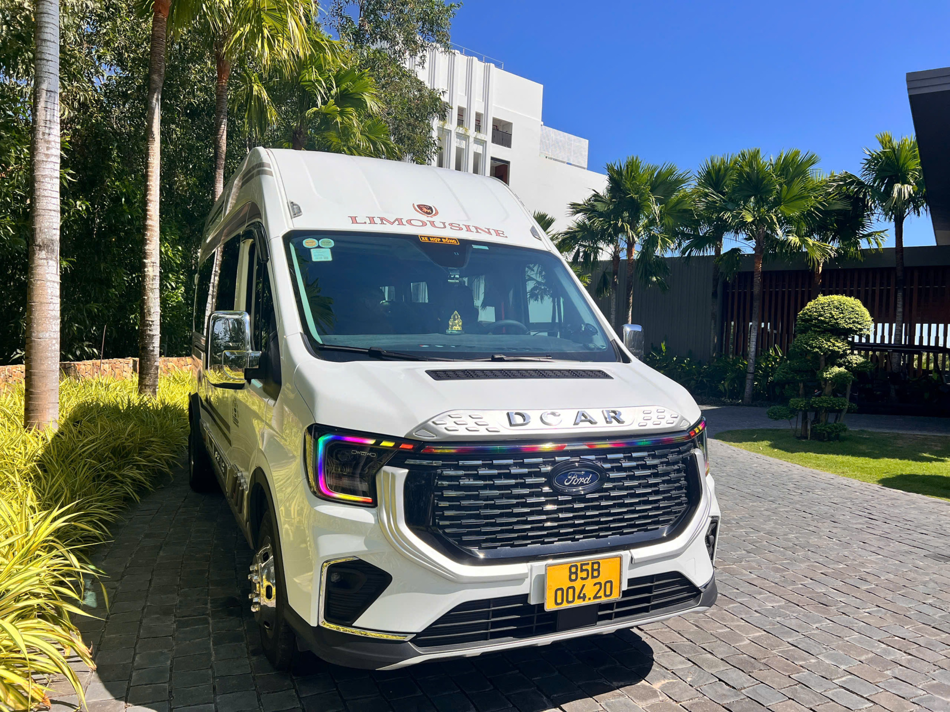 Hảo Hảo Car cung cấp Xe Limousine Sân Bay Cam Ranh đi Mũi Né, đón tận nơi – đúng giờ – phục vụ 24/7.