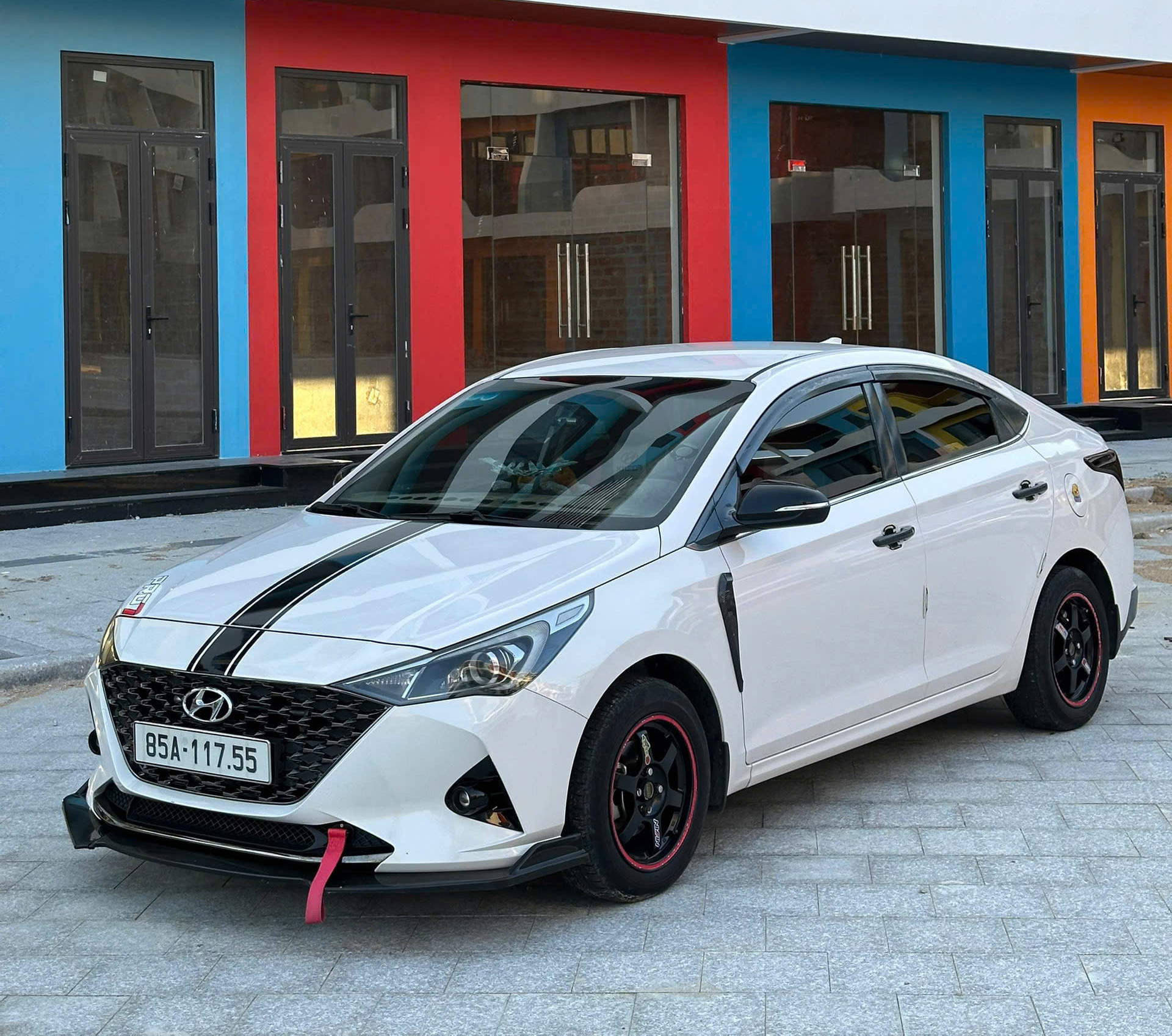 Thuê xe du lịch 4 chỗ Phan Rang Hảo Hảo Car cung cấp xe 4–16 chỗ, đưa đón sân bay, tour Vĩnh Hy, Nha Trang, Đà Lạt